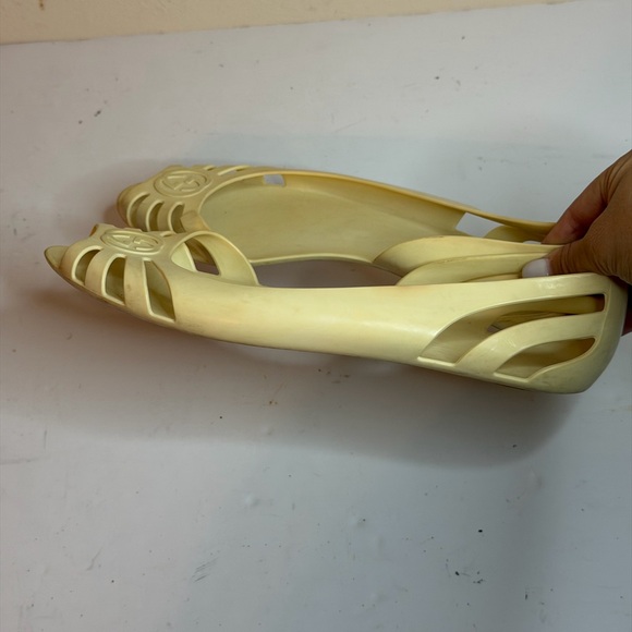 Gucci Interlocking GG jelly ballet flats in a light yellow Project - Picture 5 of 6